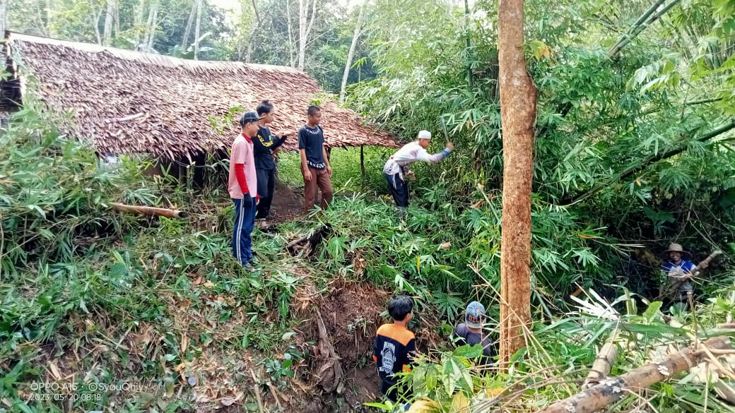 Program Padat Karya Tunai Desa (PKTD) Mangkalawat